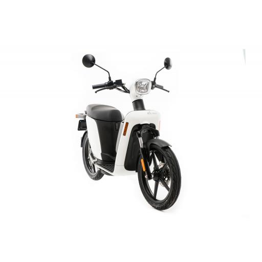 aAskoll ES2 Electric Moped White Front Right