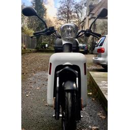 Askoll ES2 Electric Moped White PreOwned Front 1019