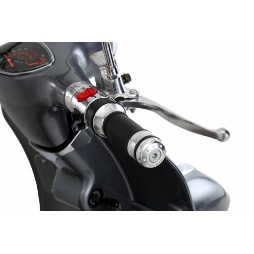 Artisan EV2000r Electric Scooter Detail Throttle