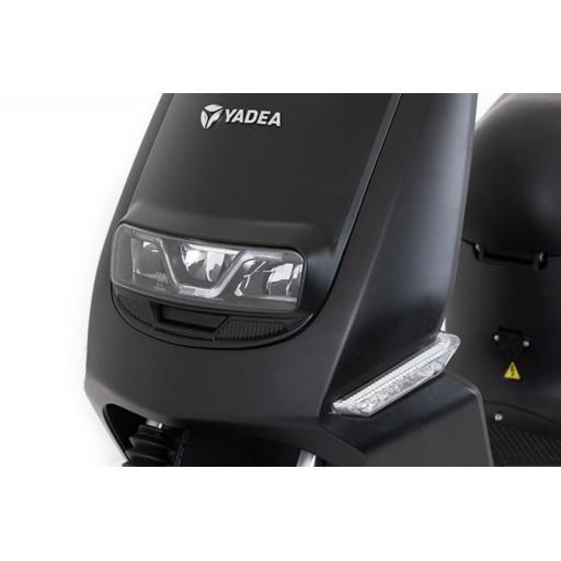 Yadea E-Lex Electric Moped Black Front Light.jpg