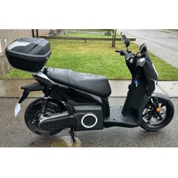Silence S01 Black Electric Scooter 2.jpg