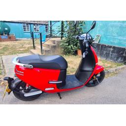 Horwin EK3 Red Right.jpg