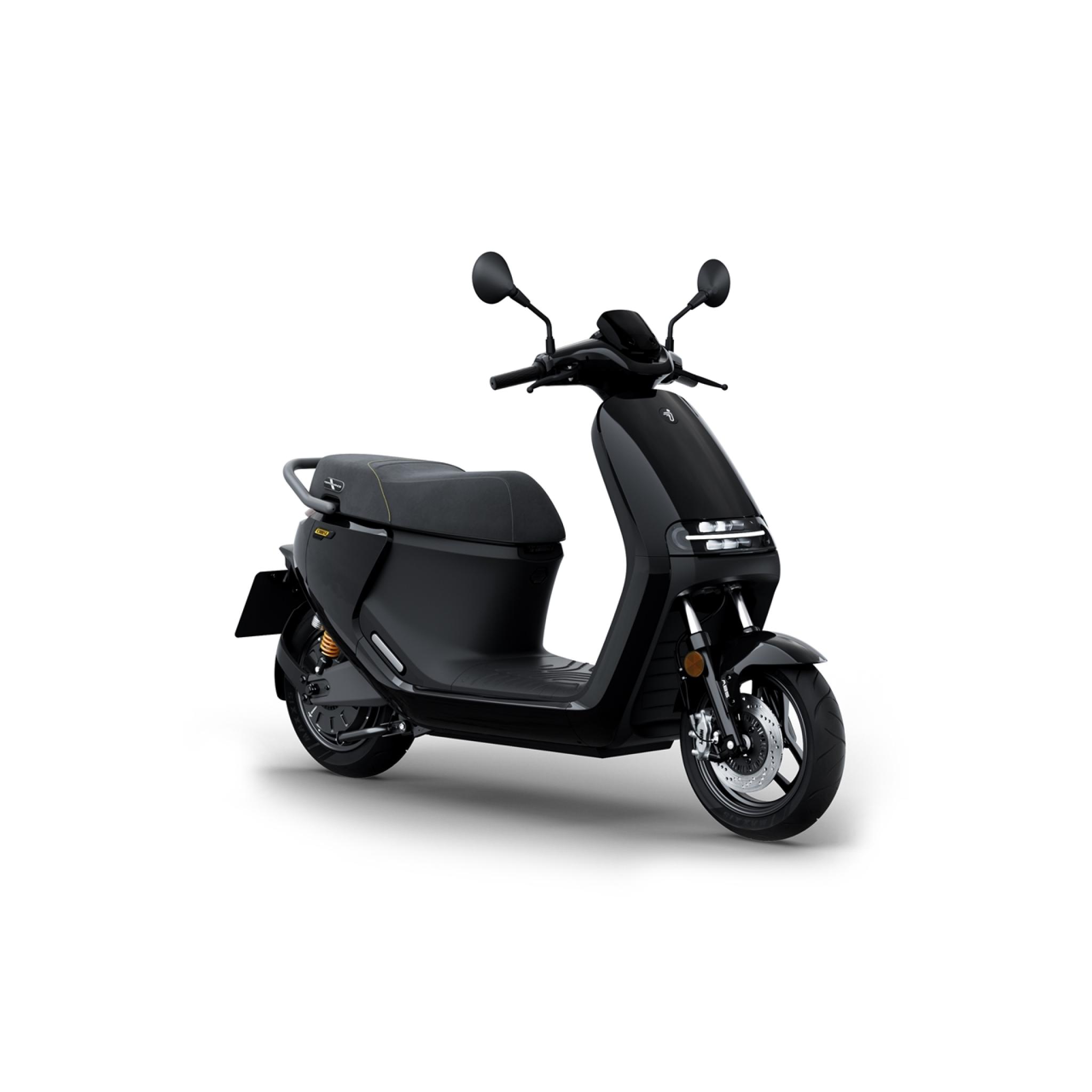 Segway E300Se 10kw 65mph Electric Moped 75 Mile Range