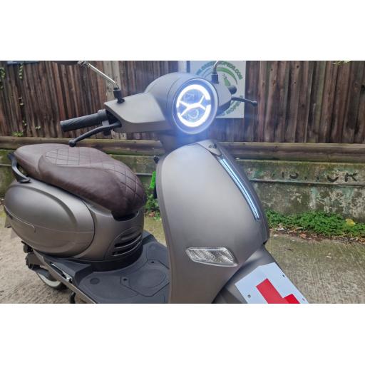Lexmoto LX06 Silve Grey Electric Moped Front Left Detail.jpg