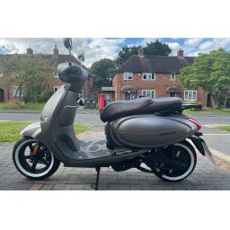 Lexmoto LX06 Electric Scooter - Grey 2.jpg