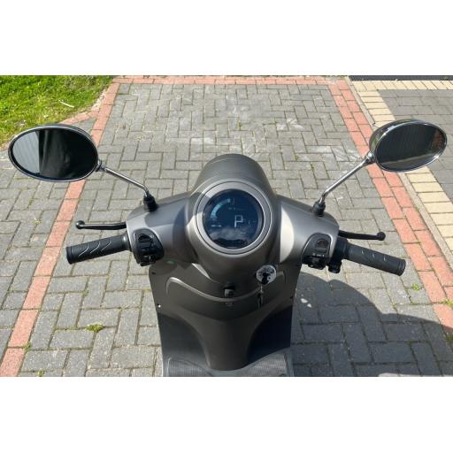 Lexmoto LX06 Electric Scooter - Grey 3.jpg