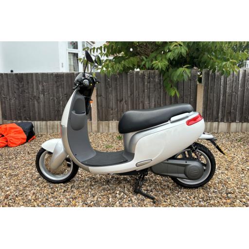 Ecooter Electric Scooter 4.jpg