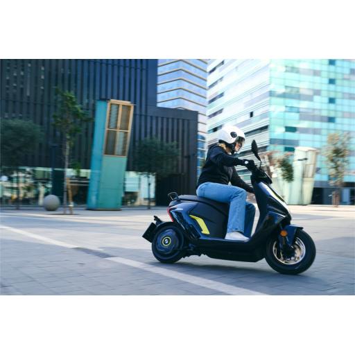 Zehoo AE6+ Electric Scooter (18).jpg