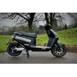 MotoGB G1 2kw Electric Moped - Black (4).jpg