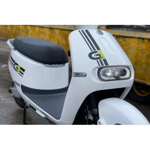 MotoGB G1 2kw Electric Moped - Detailed View (2).jpg